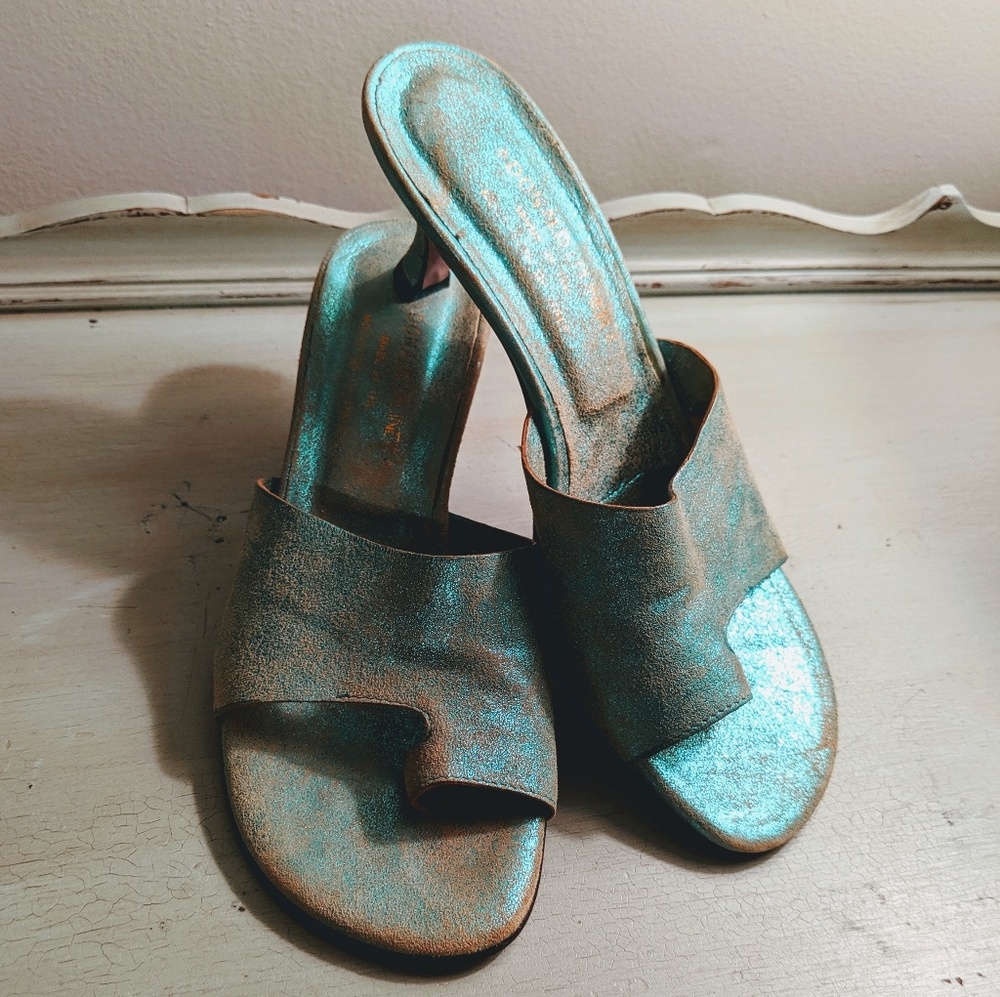 DONALD PLINER Valore Leather Kitten Heel Sandals 7